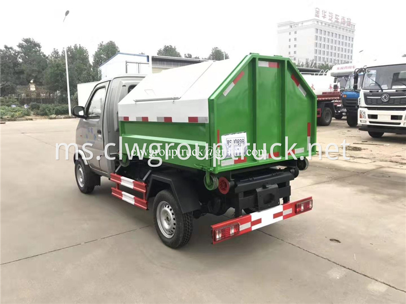 Hook Arm Garbage Truck 5